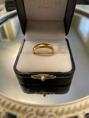 Classic Gold  titanium Wedding Band in Jewelry Box